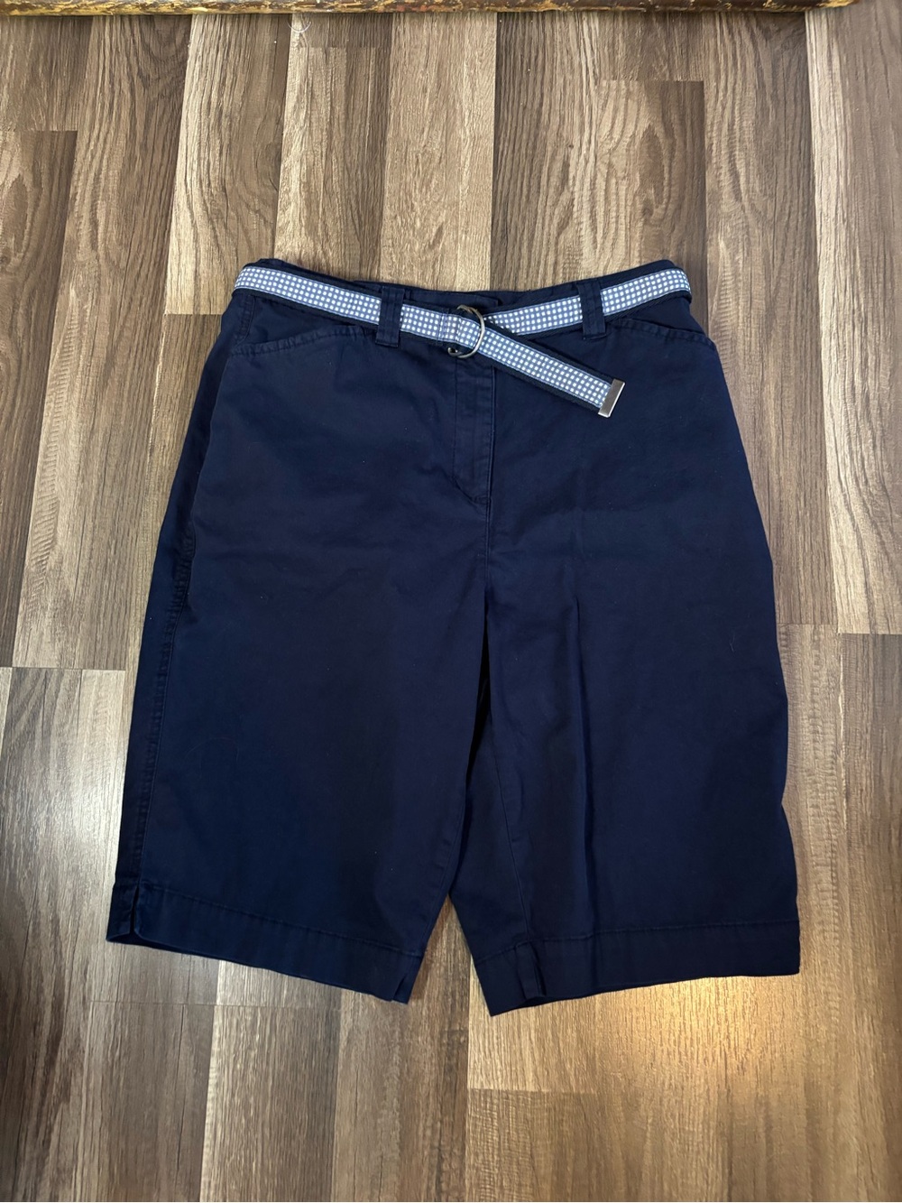 Karen Scott petite navy blue cotton & spandex shorts with belt